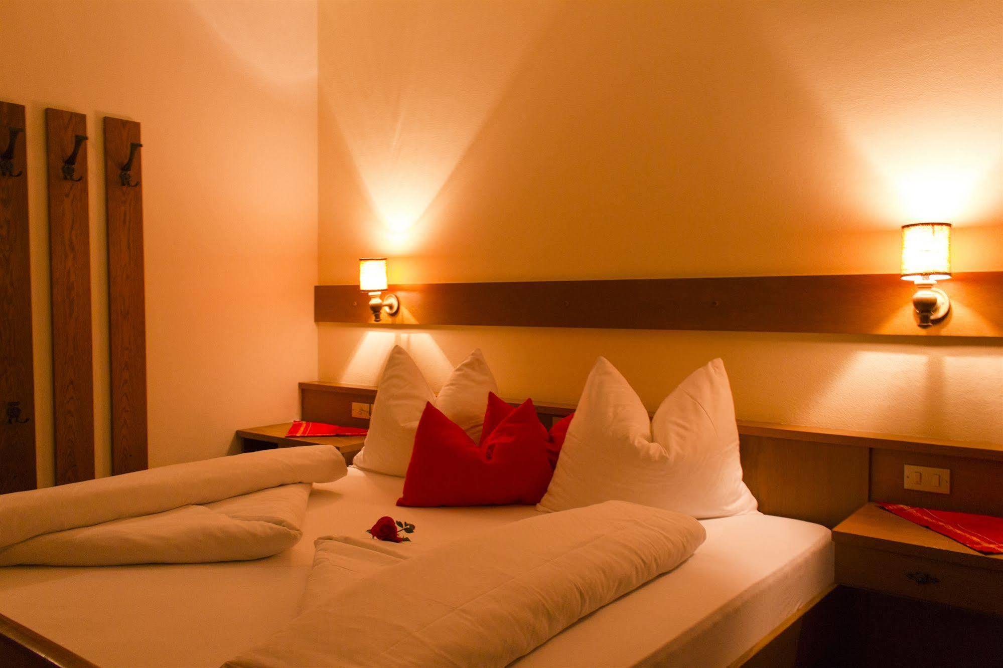 Hotel Tirolerhof San Giorgio  Buitenkant foto