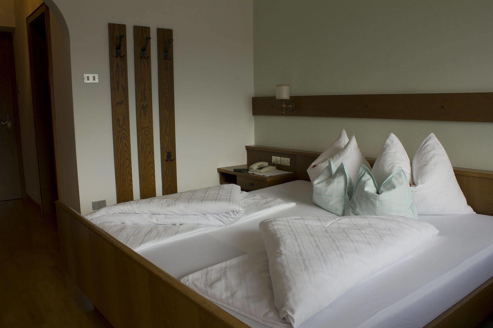Hotel Tirolerhof San Giorgio  Buitenkant foto